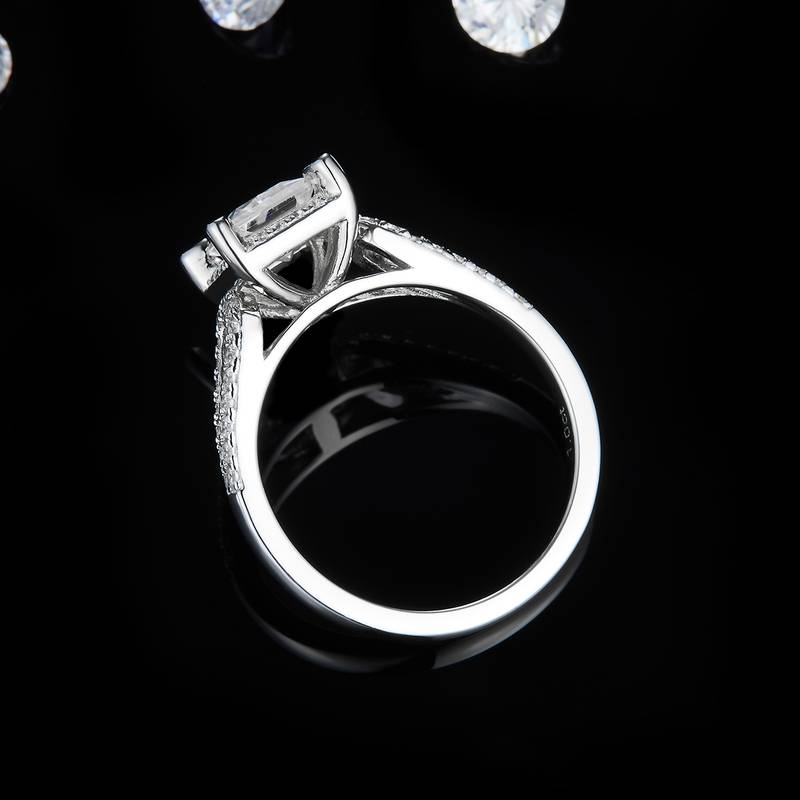 轻奢公主方女戒S925银镀白金定制选款主石莫桑钻0.8ct/副石高碳钻