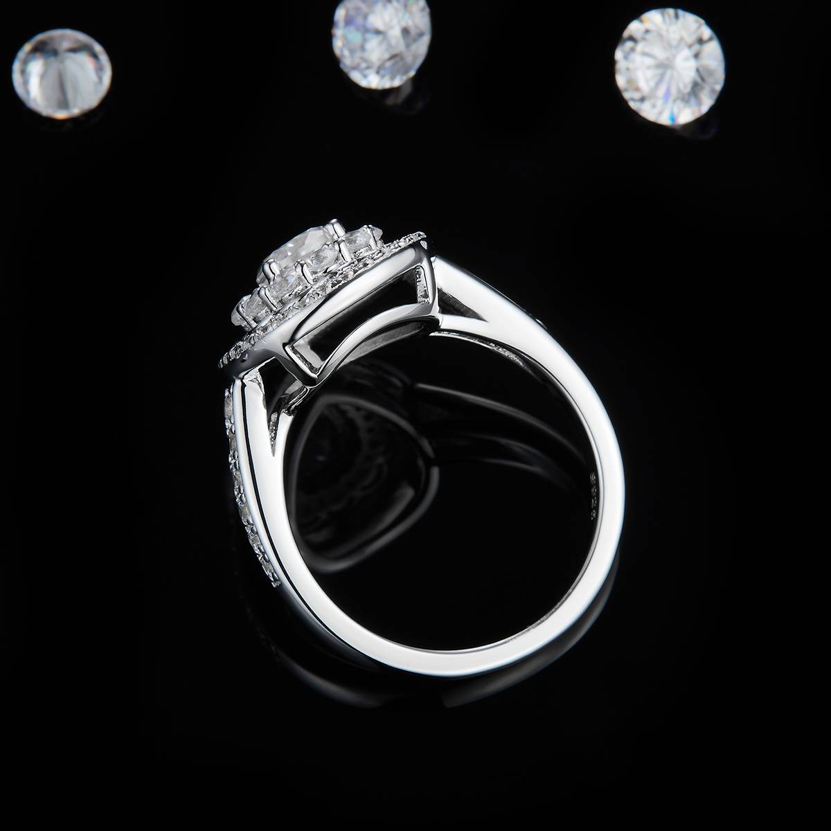 轻奢梨形女戒S925银镀白金定制选款主石莫桑钻0.8ct/副石高碳钻