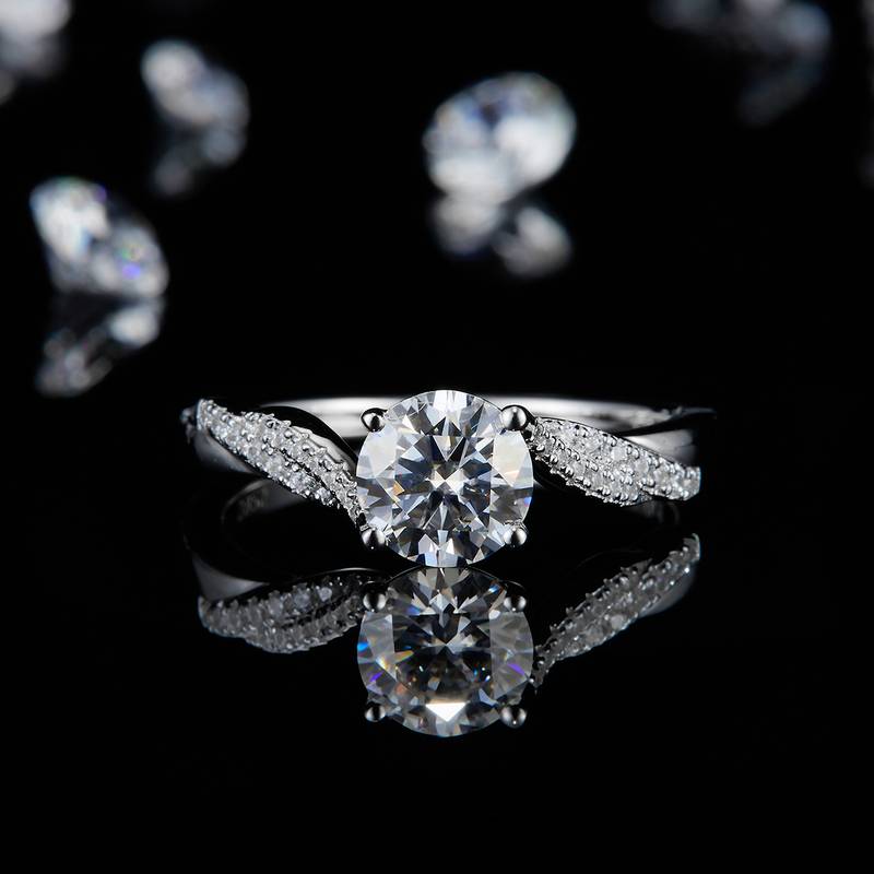 花式扭臂女戒S925银镀白金定制选款主石莫桑钻1.0ct/副石高碳钻