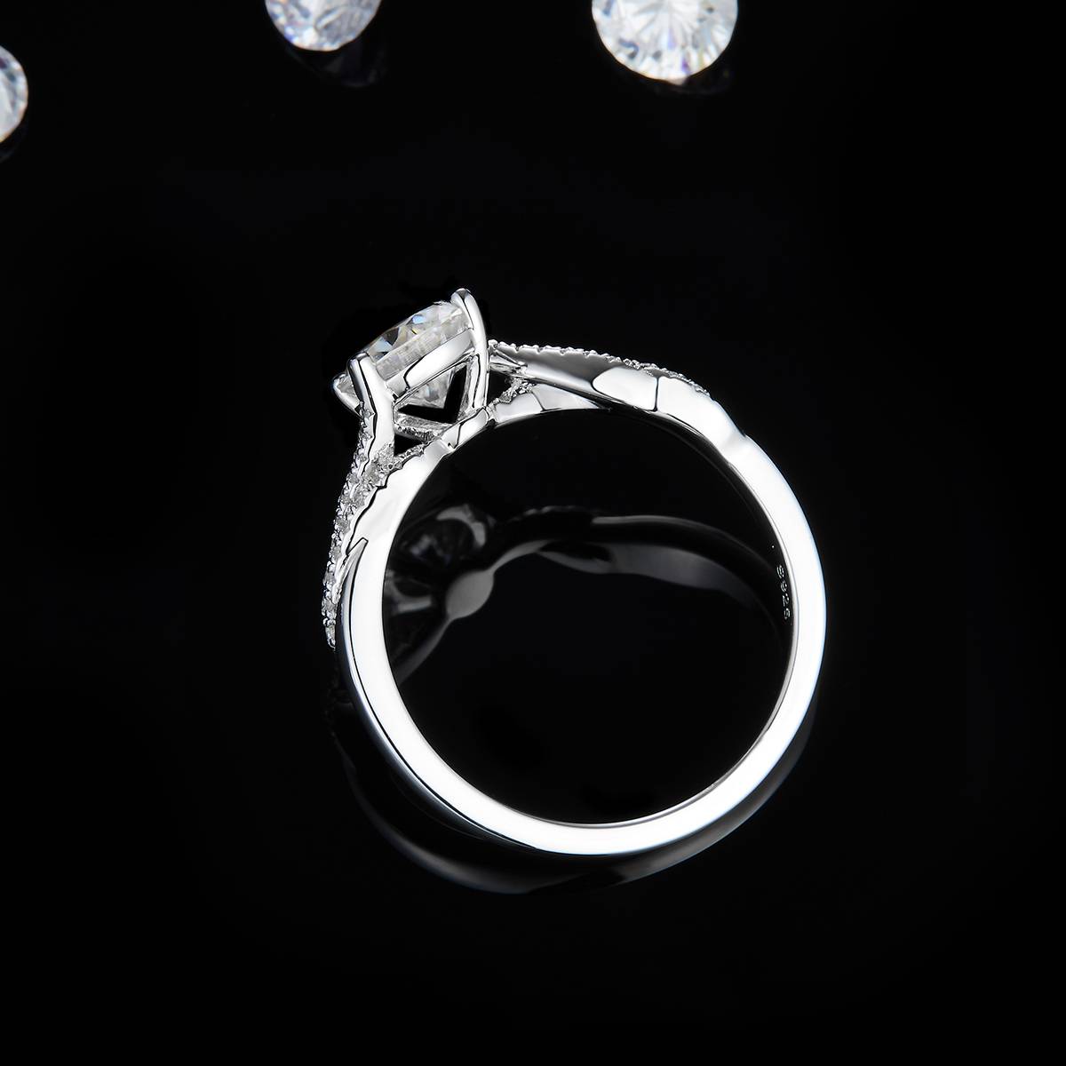 花式扭臂女戒S925银镀白金定制选款主石莫桑钻1.0ct/副石高碳钻