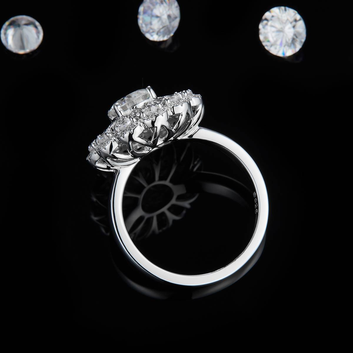 豪华满钻女戒S925银镀白金定制选款主石莫桑钻1.0ct/副石高碳钻