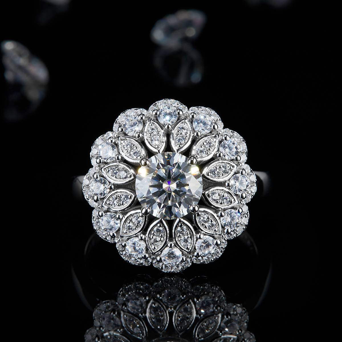 豪华满钻女戒S925银镀白金定制选款主石莫桑钻1.0ct/副石高碳钻