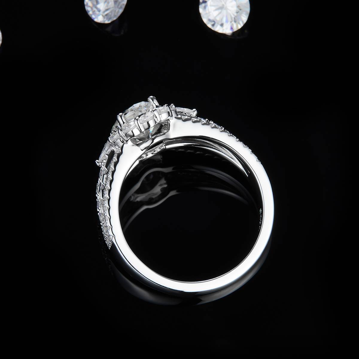 豪华满钻蛋形女戒S925银镀白金定制选款主石莫桑钻1.5ct/副石高碳钻