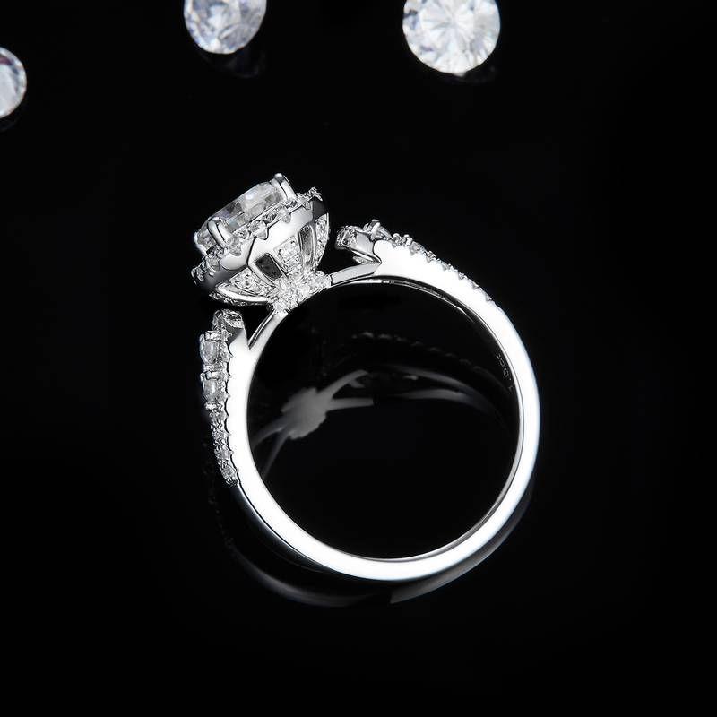 Affordable Luxury圆包Women's RingS925银镀白金定制选款主石Moissanite1.0ct/副石高碳钻