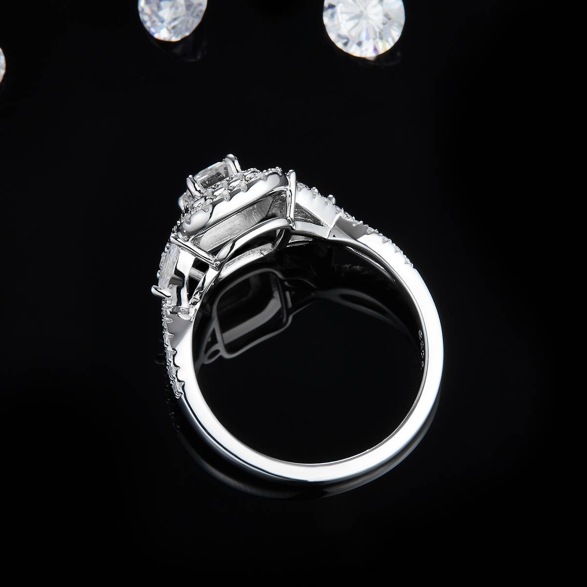 祖母切女戒S925银镀白金定制选款主石莫桑钻0.8ct/副石高碳钻