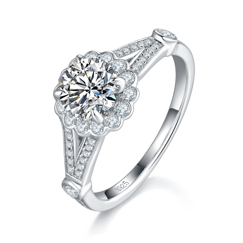 轻奢圆包女戒S925银镀白金定制选款主石莫桑钻1.0ct/副石高碳钻