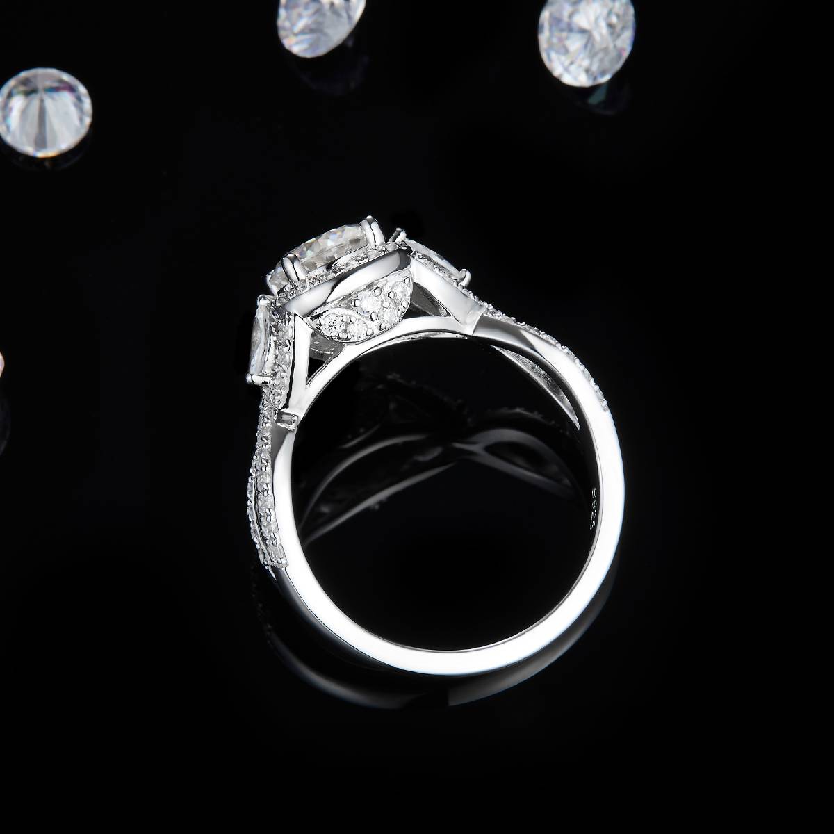 扭臂圆包女戒S925银镀白金定制选款主石莫桑钻1.0ct/副石高碳钻