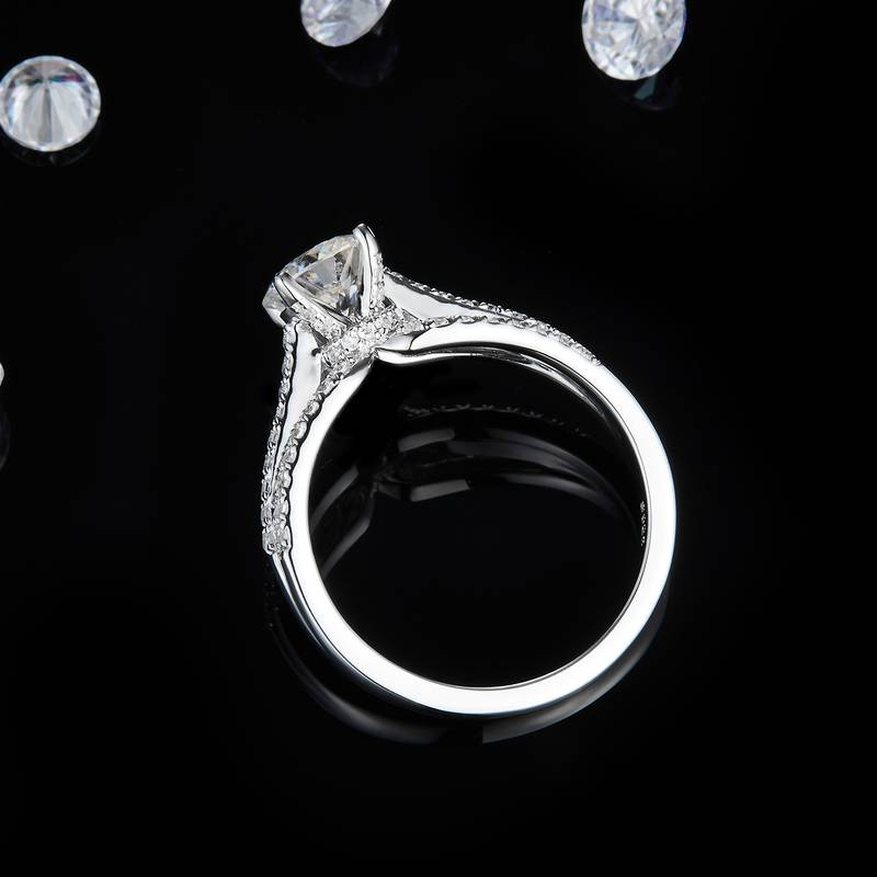 Affordable Luxury四爪Women's RingS925银镀白金定制选款主石Moissanite1.0ct/副石高碳钻