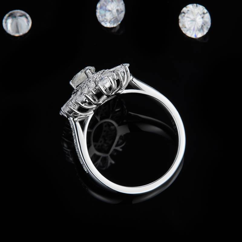 奢华风梨形女戒S925银镀白金定制选款主石莫桑钻1.0ct/副石高碳钻