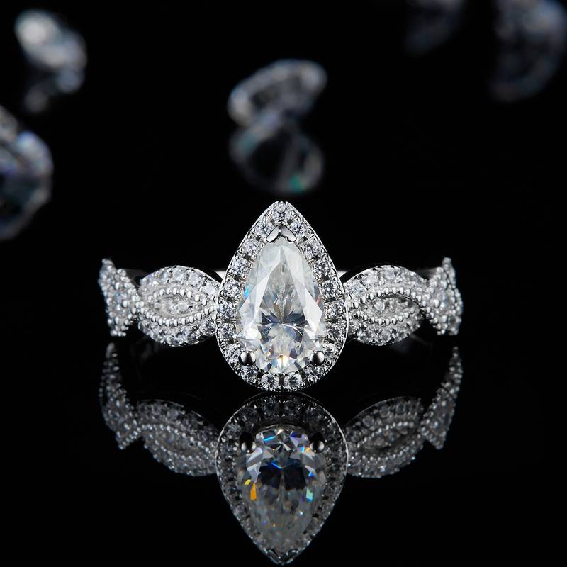 轻奢梨形S925银镀白金定制选款莫桑钻1.0ct/副石高碳钻