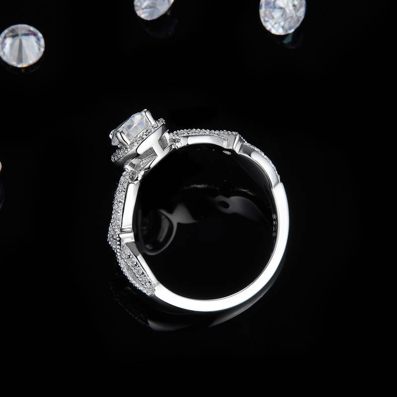 轻奢梨形S925银镀白金定制选款莫桑钻1.0ct/副石高碳钻