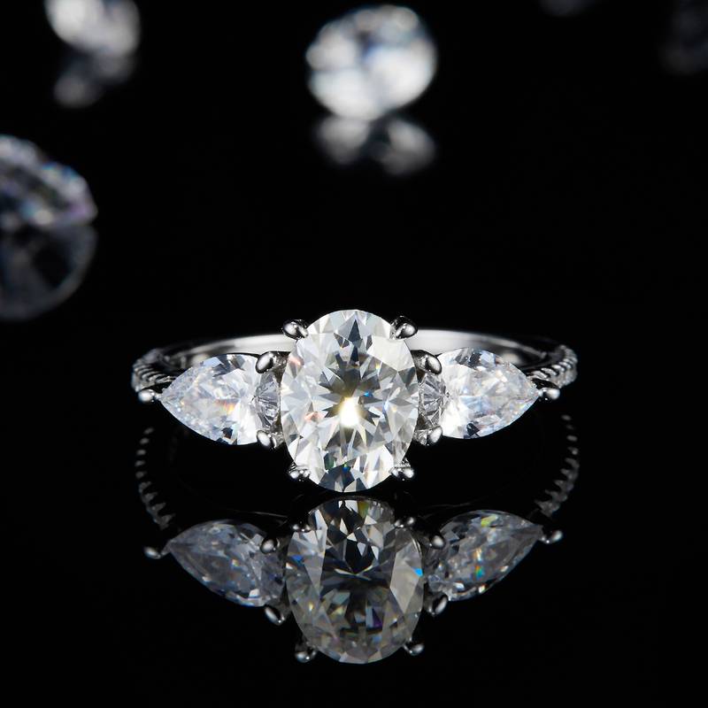 蛋形Women's RingS925银镀白金定制选款主石Moissanite1.5ct/副石高碳钻