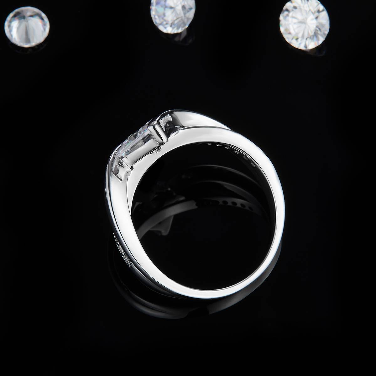 扭臂公主方女戒S925银镀白金定制选款主石莫桑钻1.2ct/副石高碳钻