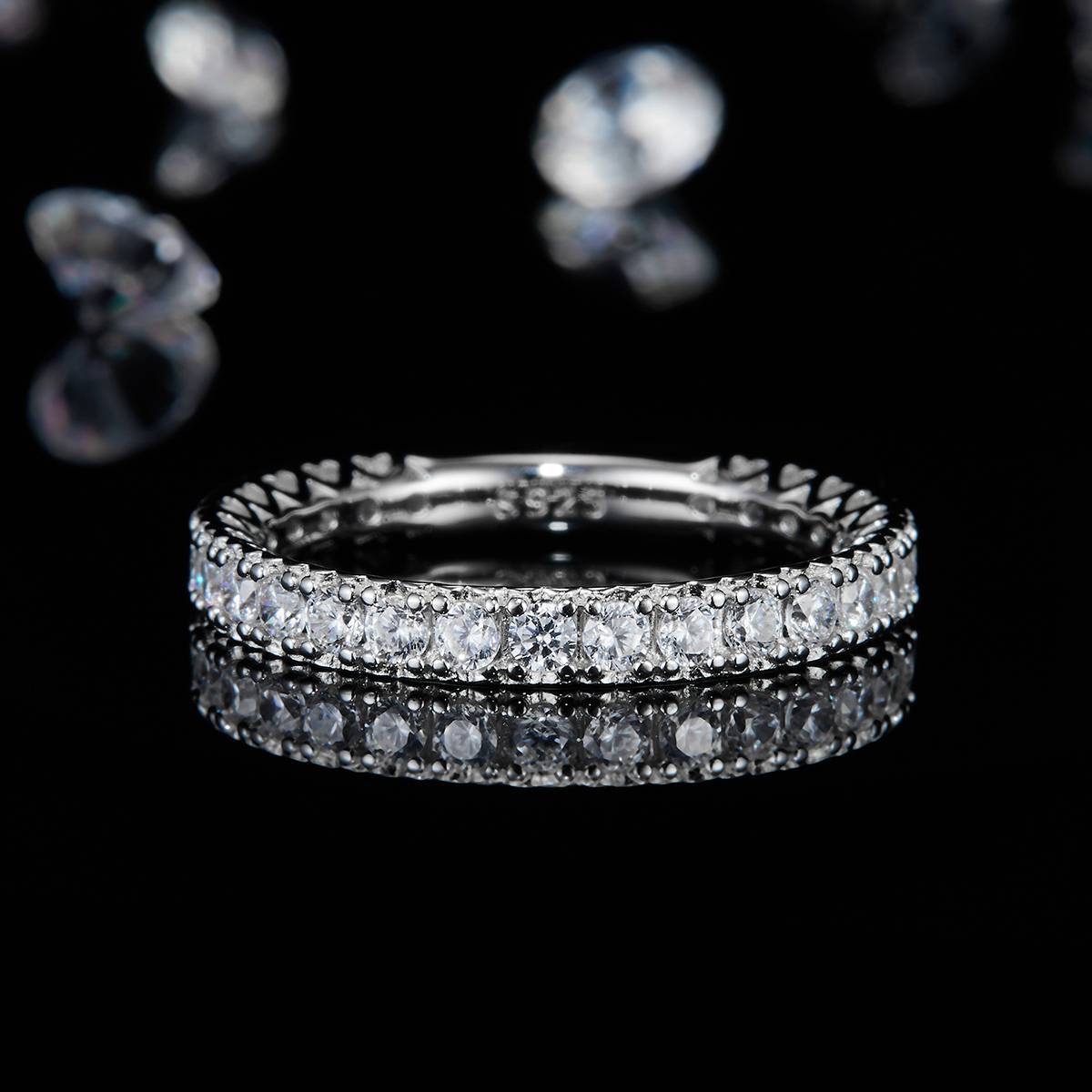 S925 Silver Plated Platinum Women's Ring Customized Selection with Counter Stone Moissanite Diamond 0.75ct