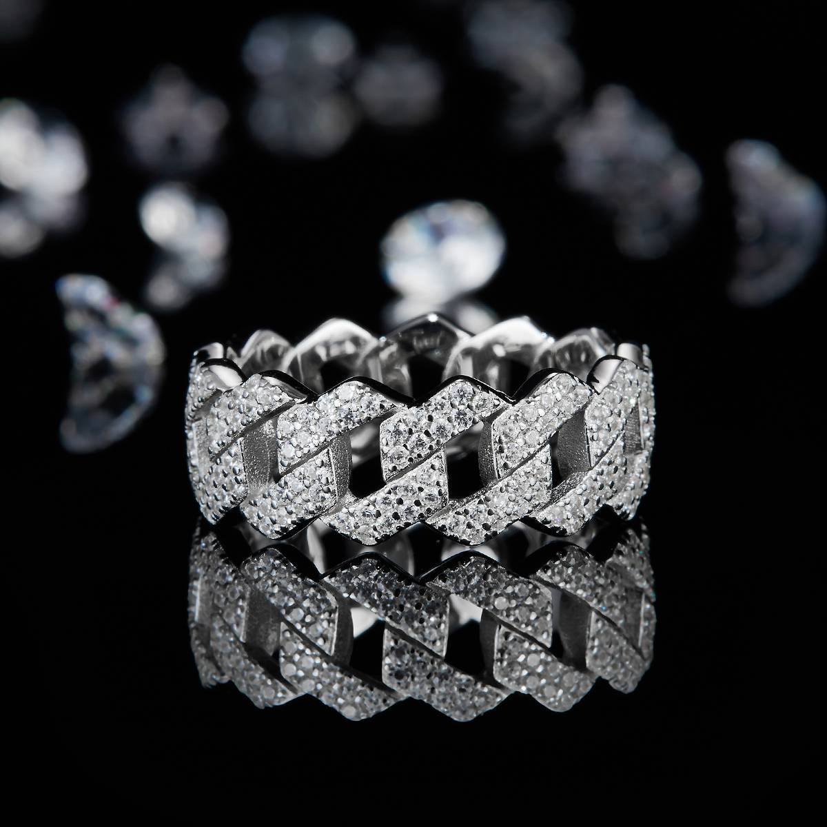 S925 Silver Plated Platinum Women's Ring Customized Selection with Sub Stone Moissanite Diamond 0.95ct