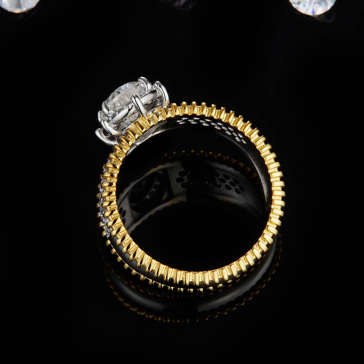 蛋形女戒S925银镀白金+K黄定制选款主石莫桑钻1.5ct/副石高碳钻
