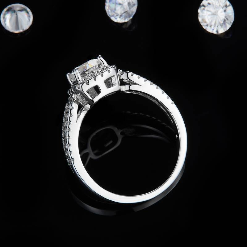 枕形Women's RingS925银镀白金定制选款主石Moissanite1.0ct/副石高碳钻