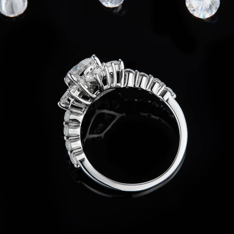 太阳花女戒S925银镀白金定制选款主石莫桑钻1.2ct/副石高碳钻