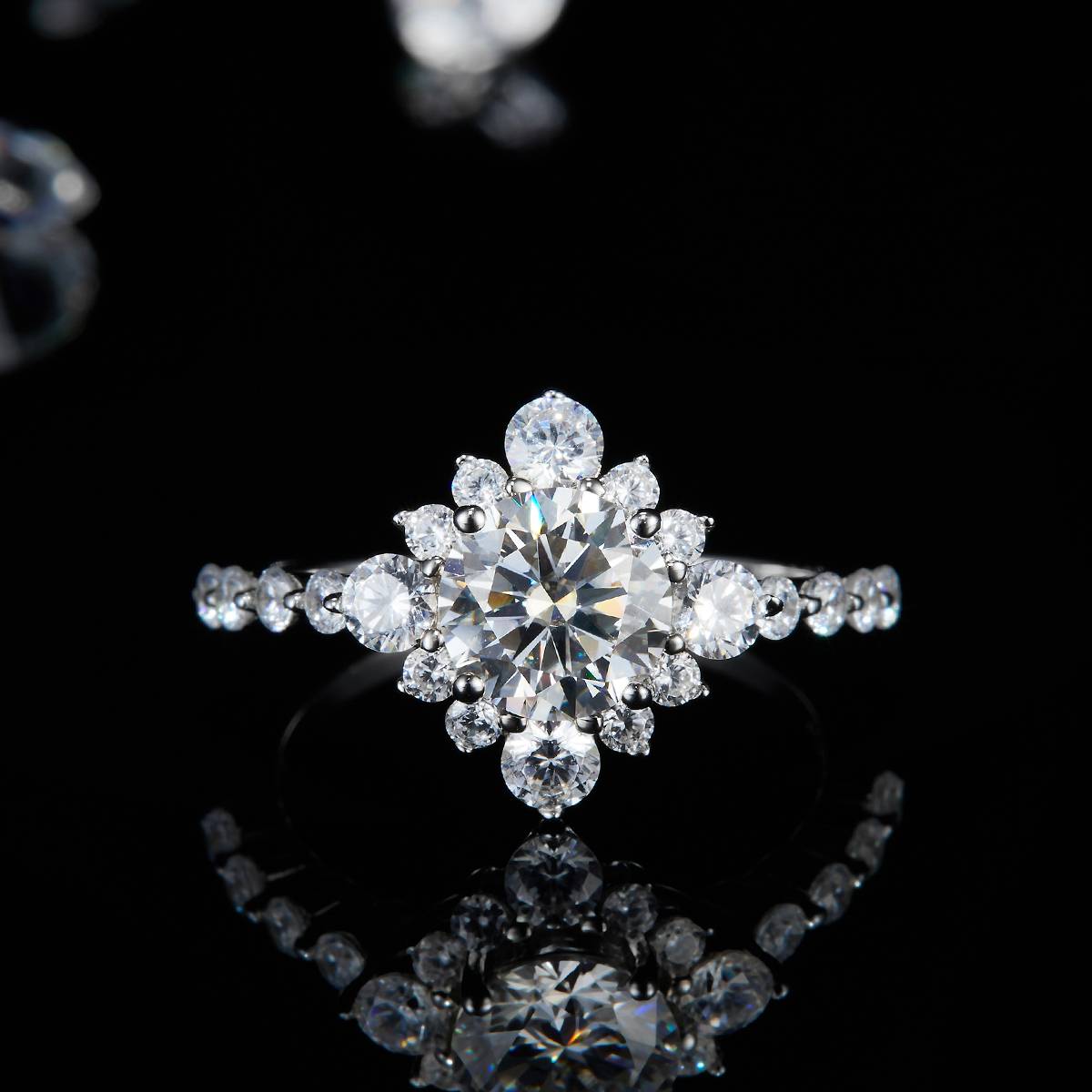Sunflower Women's Ring S925 Silver Plated Platinum Customized Selection Main Stone Moissanite Diamond 1.2ct/Secondary Stone High Carbon Diamond