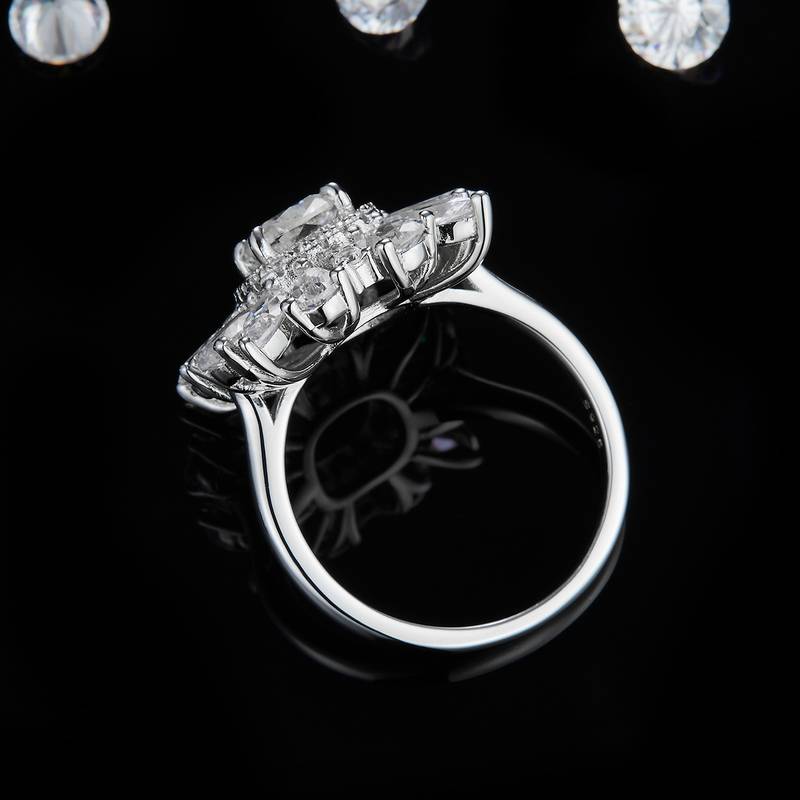 豪华枕形女戒S925银镀白金定制选款主石莫桑钻1.0ct/副石高碳钻