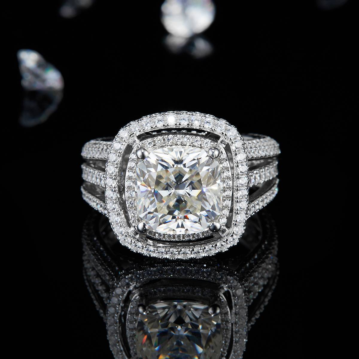 豪华枕形女戒S925银镀白金定制选款主石莫桑钻3.5ct/副石高碳钻