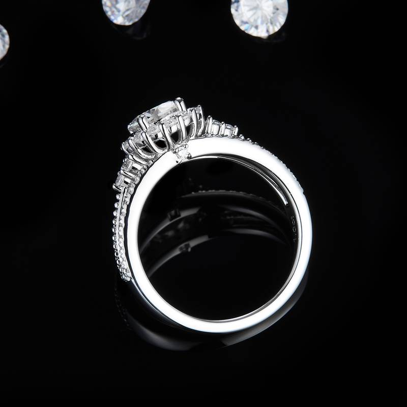 豪华满钻Women's RingS925银镀白金定制选款主石Moissanite1.0ct/副石高碳钻