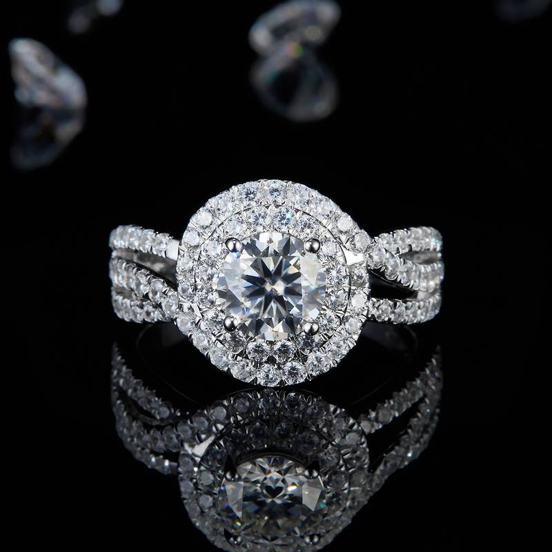 豪华圆包Women's RingS925银镀白金Women's Ring定制选款主石Moissanite1.0ct/副石高碳钻