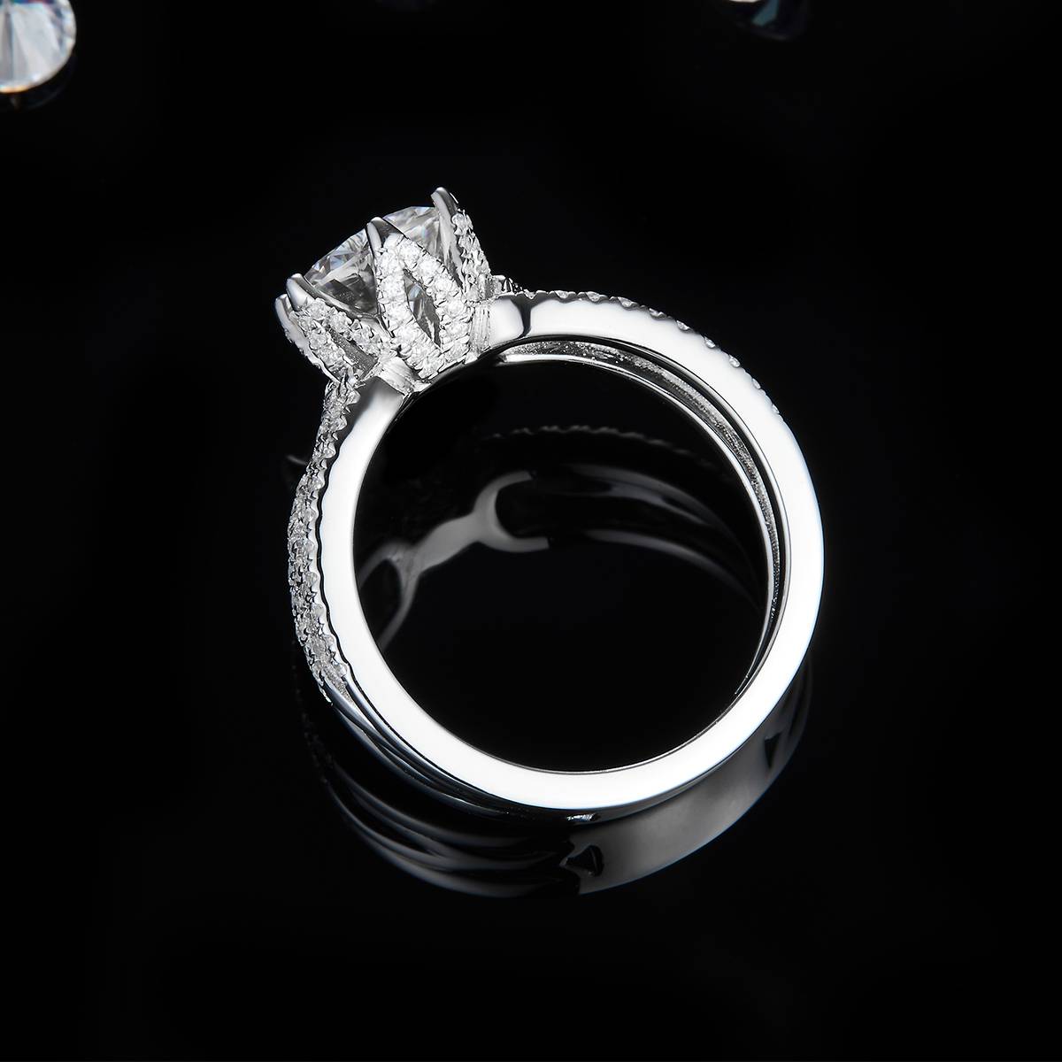 豪华满钻四爪女戒S925银镀白金定制选款主石莫桑钻1.5ct/副石高碳钻