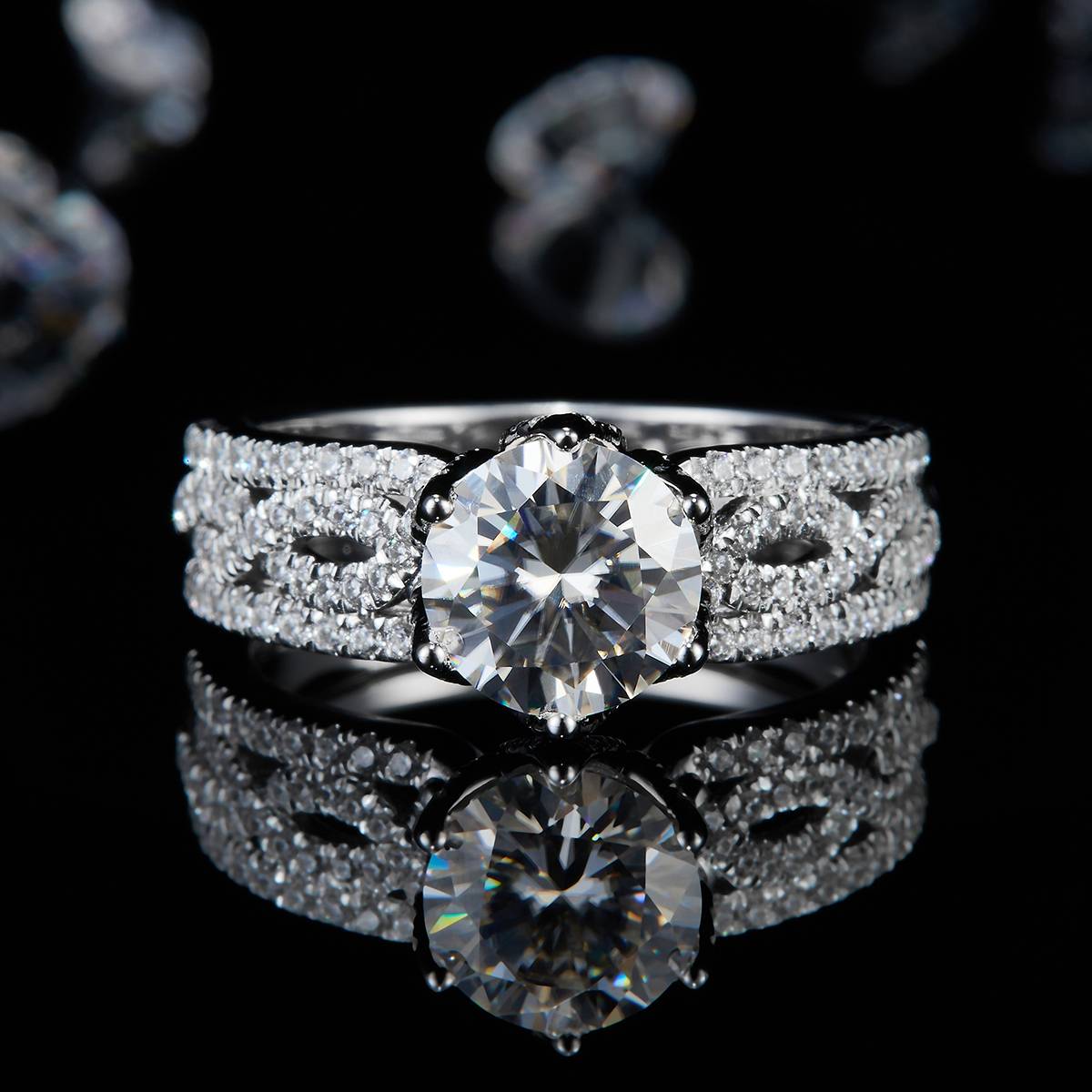 豪华满钻四爪女戒S925银镀白金定制选款主石莫桑钻1.5ct/副石高碳钻