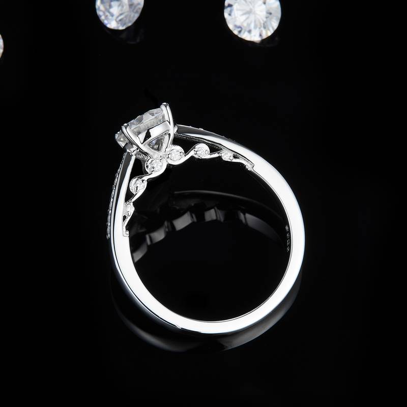 单头Women's RingS925银镀白金定制选款主石Moissanite1.0ct/副石高碳钻
