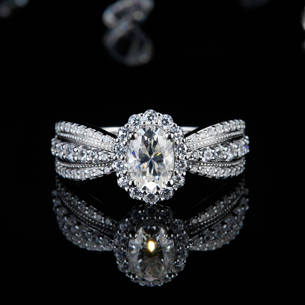蛋形圆包女戒S925银镀白金女戒定制选款主石莫桑钻1.0ct/副石高碳钻