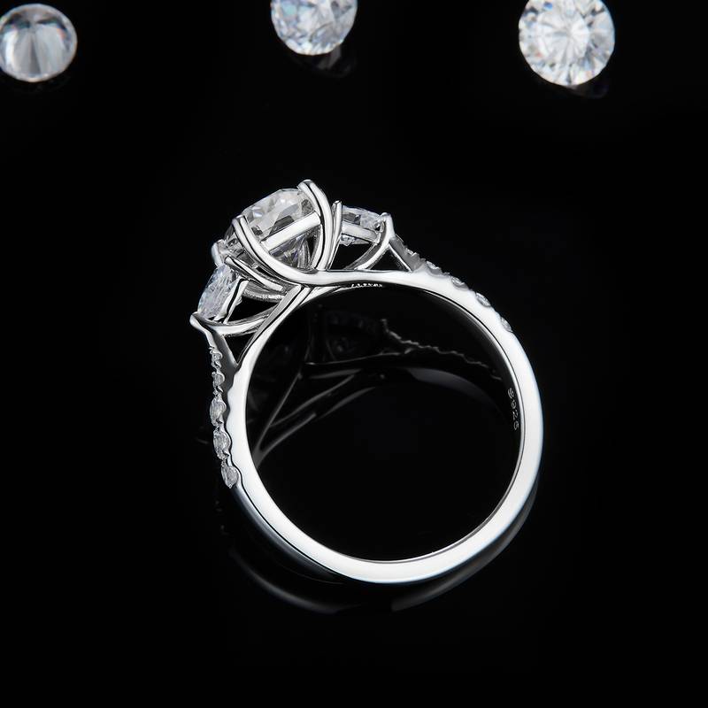 三石款雷迪恩Women's RingS925银镀白金定制选款主石Moissanite2.0ct/副石高碳钻