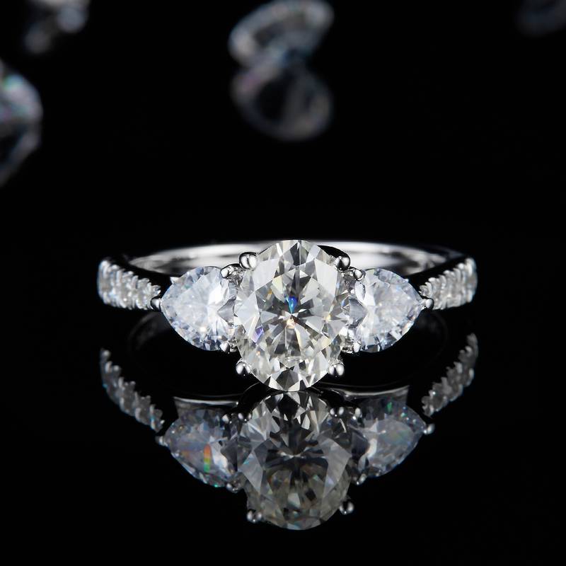 三石款蛋形Women's RingS925银镀白金定制选款主石Moissanite1.5ct/副石高碳钻