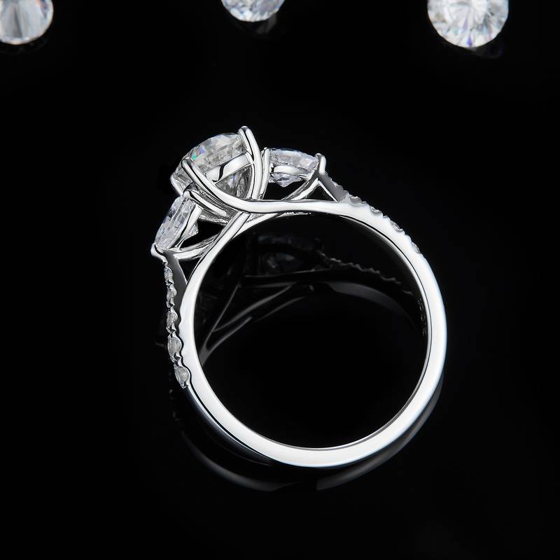 三石款蛋形Women's RingS925银镀白金定制选款主石Moissanite1.5ct/副石高碳钻