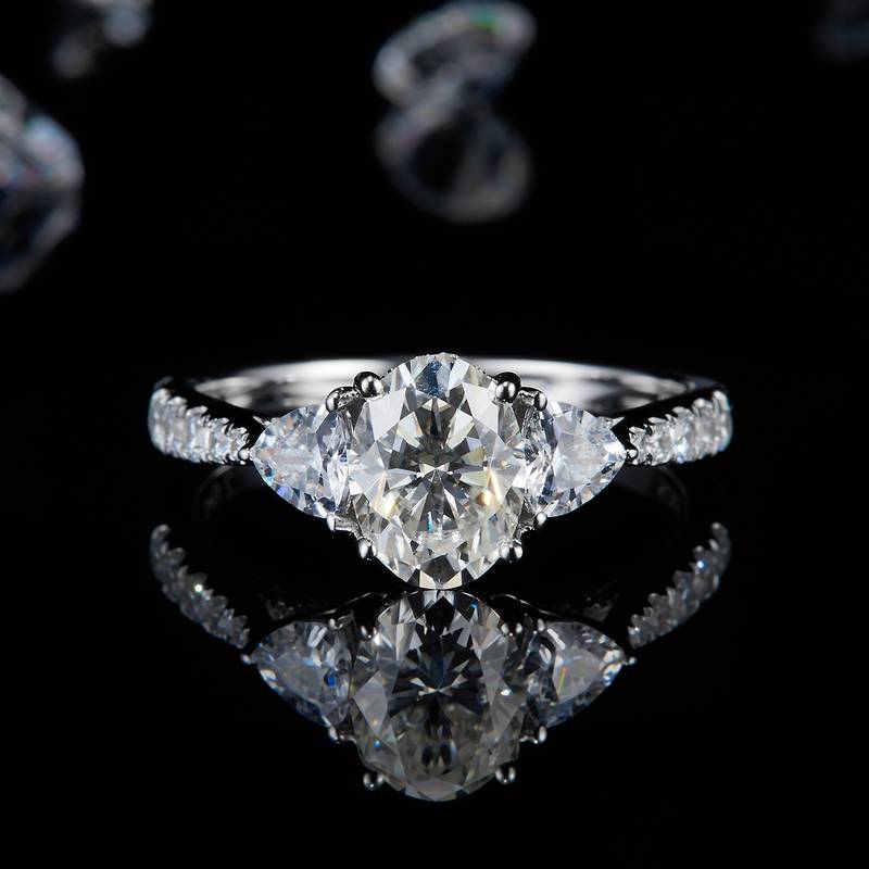 三石款蛋形Women's RingS925银镀白金定制选款主石Moissanite1.5ct/副石高碳钻