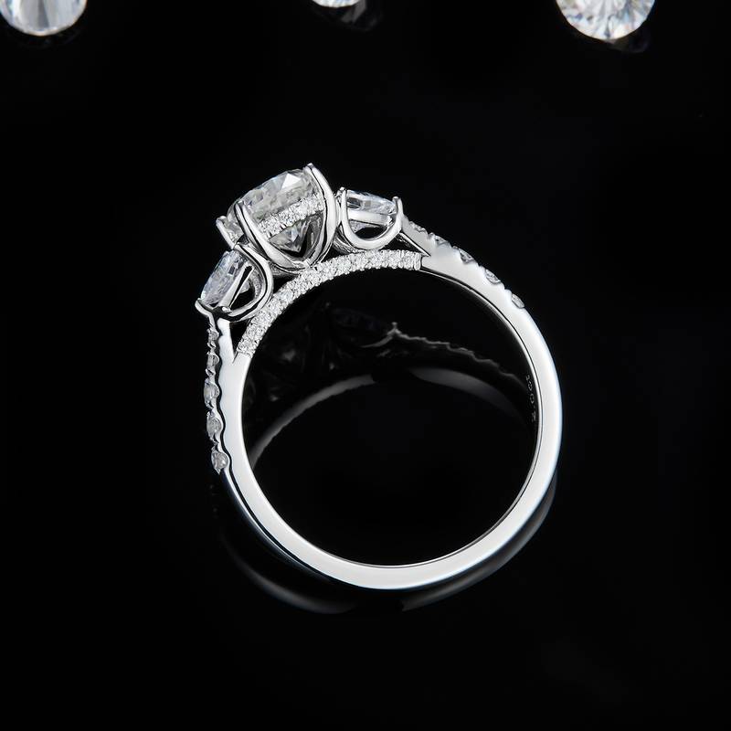 三石款蛋形Women's RingS925银镀白金定制选款主石Moissanite1.5ct/副石高碳钻