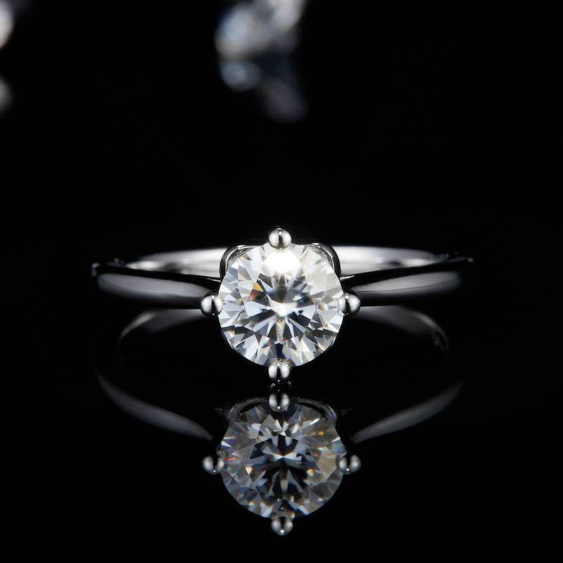 四爪女戒S925银镀白金定制选款主石莫桑钻1.0ct