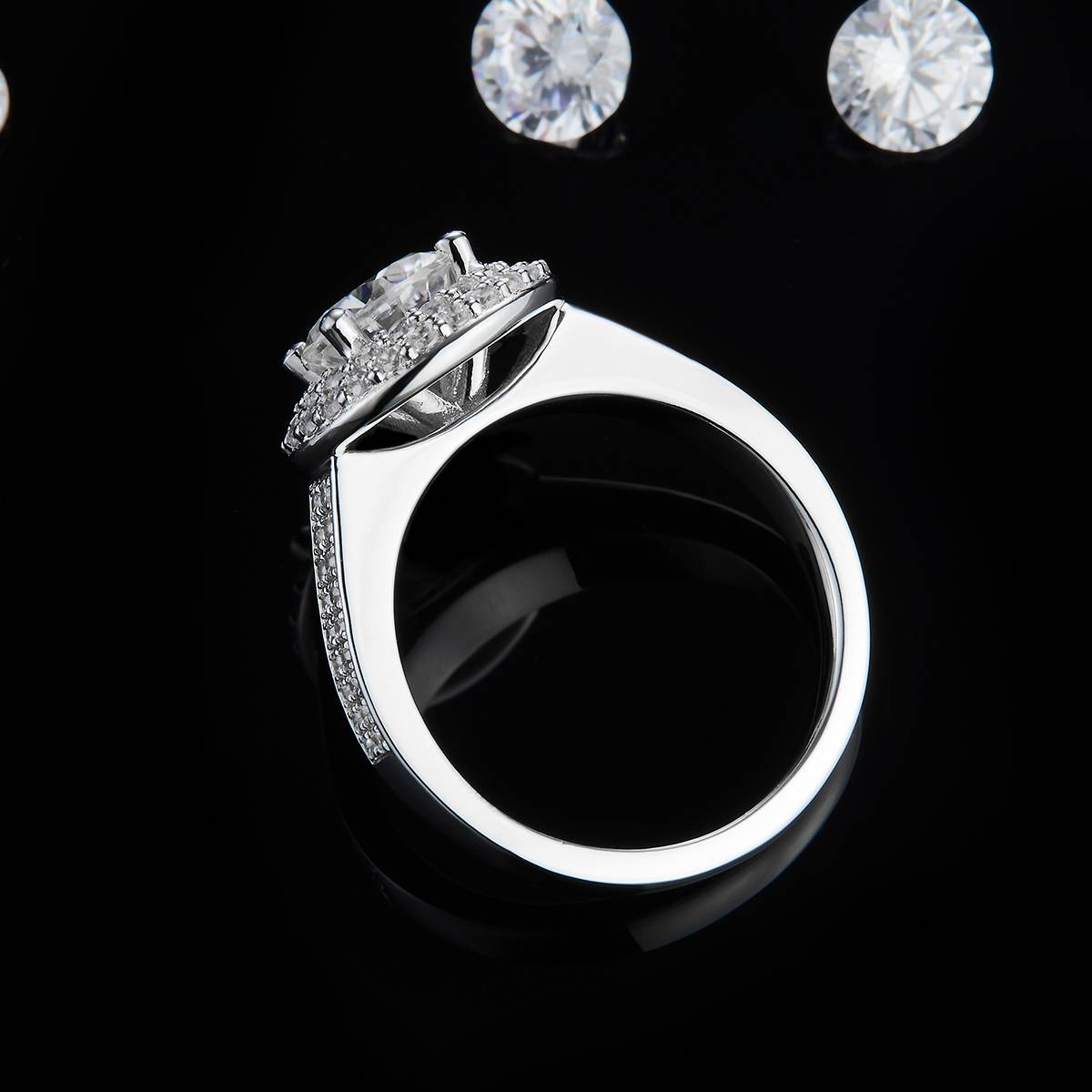 圆包女戒S925银镀白金定制选款主石莫桑钻1.2ct/副石高碳钻