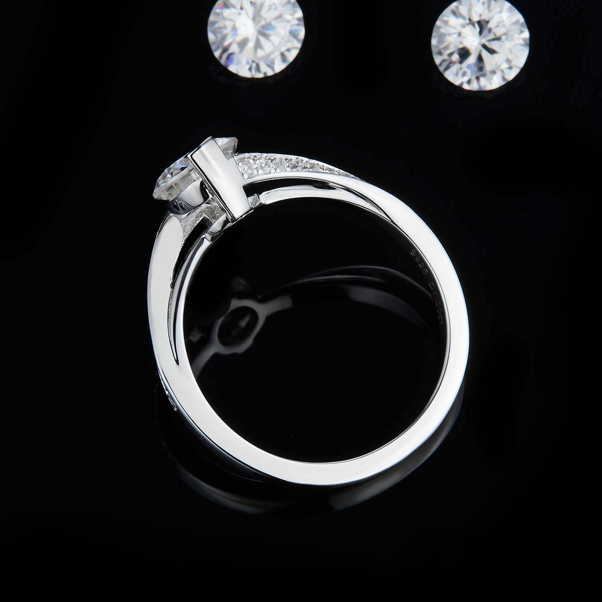 Twisted Arm Women's Ring S925 Silver Plated Platinum Customized Selection Main Stone Moissanite 1.0ct/Sub Stone Cubic Zirconia