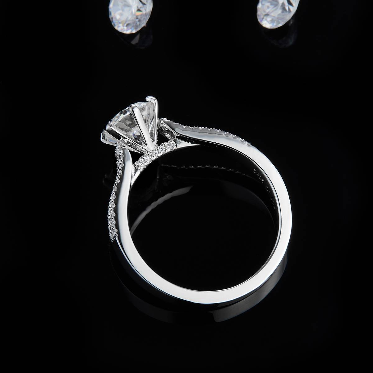 直臂微镶六爪女戒S925银镀白金定制选款主石莫桑钻1.0ct/副石高碳钻