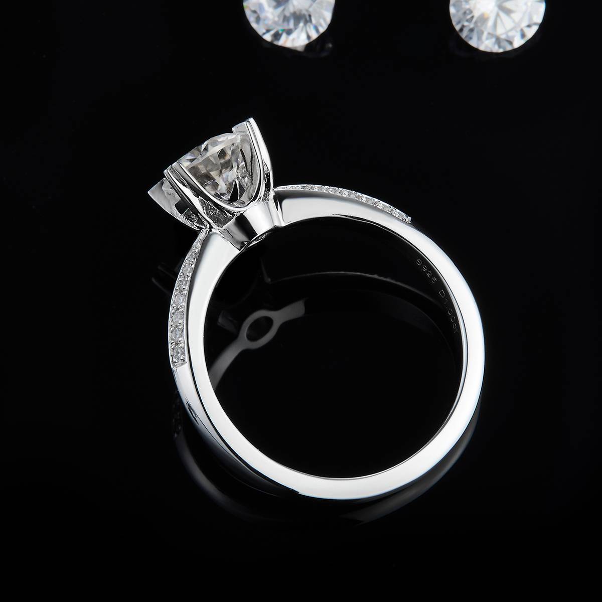 Single Head Women's Ring S925 Silver Plated Platinum Customized Selection Main Stone Moissanite 1.0ct/Sub Stone Cubic Zirconia