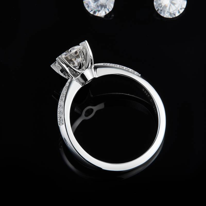 单头Women's RingS925银镀白金定制选款主石Moissanite1.0ct/副石高碳钻