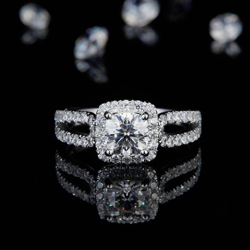 Affordable Luxury枕形Women's RingS925银镀白金定制选款主石Moissanite1.0ct/副石高碳钻