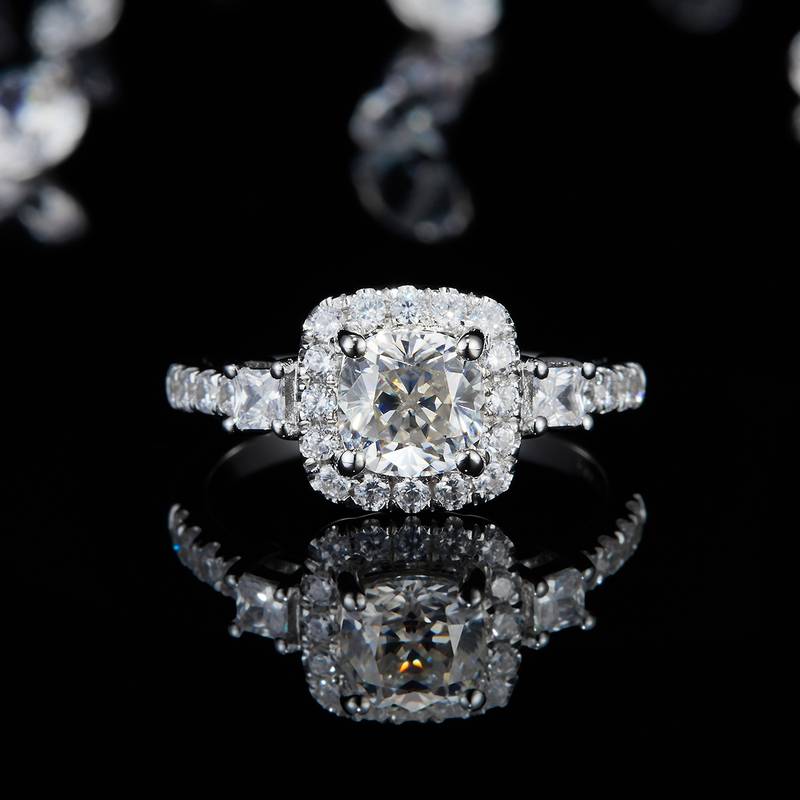 轻奢枕形女戒S925银镀白金定制选款主石莫桑钻1.0ct/副石高碳钻