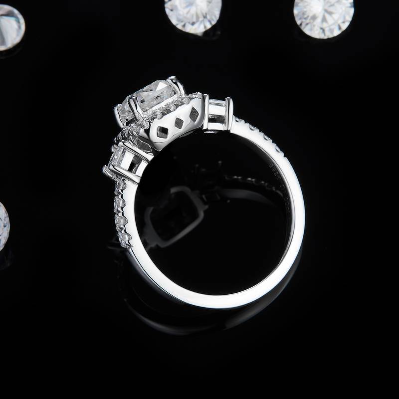 轻奢枕形女戒S925银镀白金定制选款主石莫桑钻1.0ct/副石高碳钻