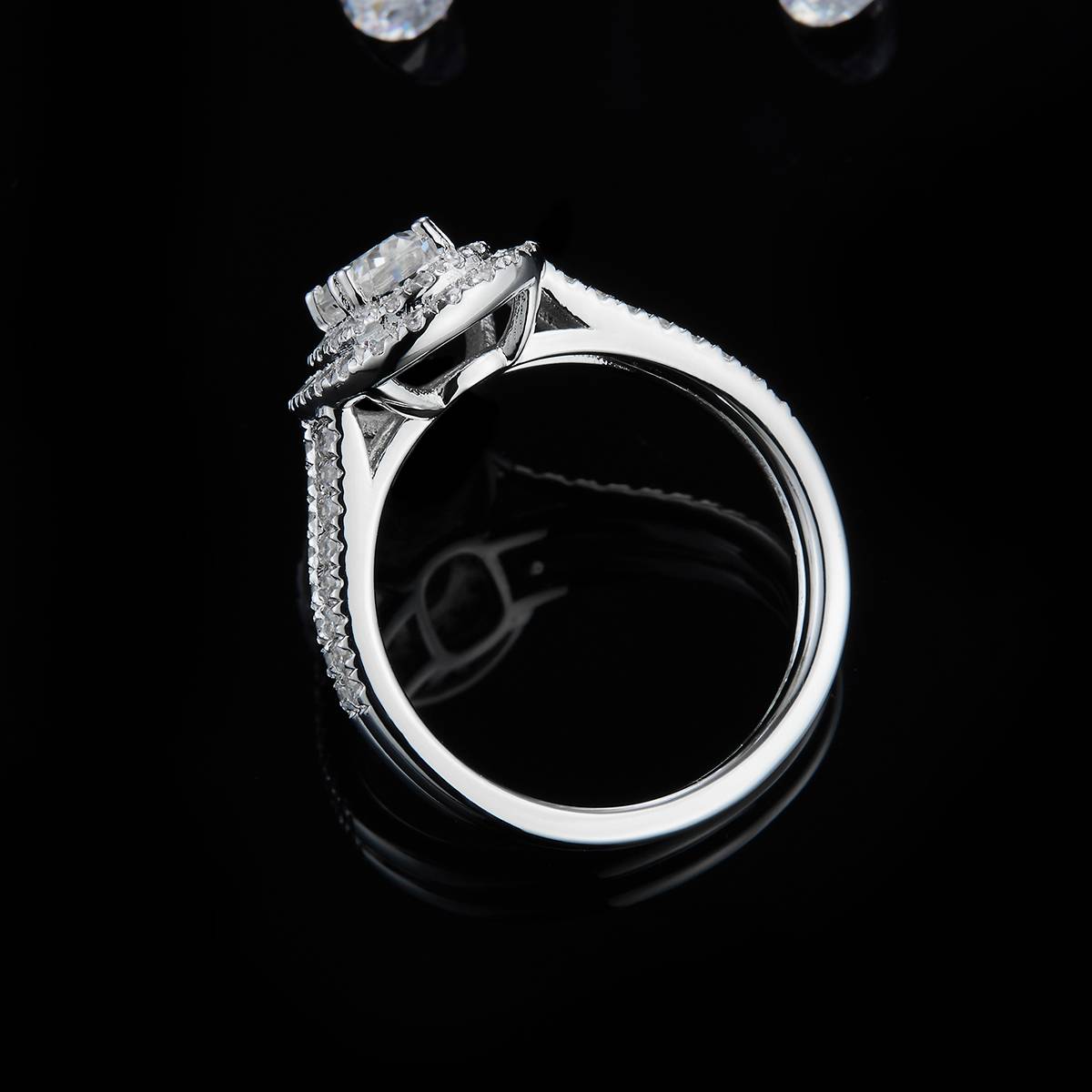 蛋形圆包女戒S925银镀白金定制选款主石莫桑钻1.0ct/副石高碳钻
