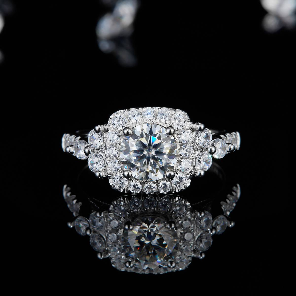 轻奢满钻女戒S925银镀白金定制选款主石莫桑钻1.0ct/副石高碳钻