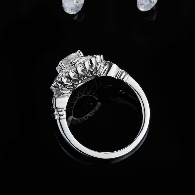S925银镀白金女戒定制选款主石莫桑钻1.0ct/副石高碳钻