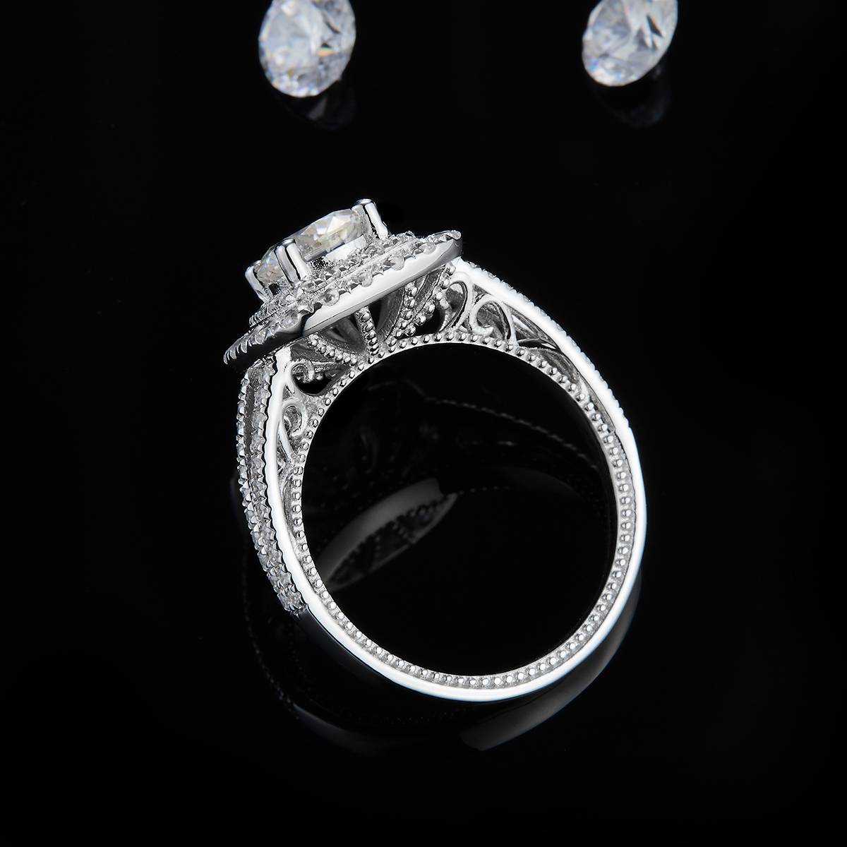 S925银镀白金女戒定制选款主石莫桑钻1.0ct/副石高碳钻