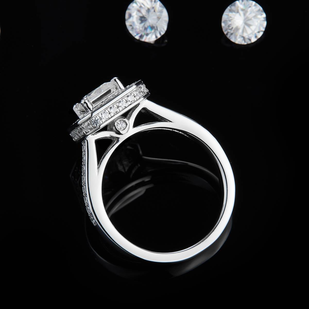 公主方女戒S925银镀白金定制选款主石莫桑钻1.0ct/副石高碳钻